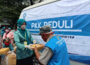 PKK Peduli Donasi Nasi Box dan Pembagian Masker Kain