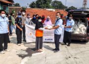 Salurkan Paket Sembako Tahap II, PT Ateja Tritunggal Bantu Warga Sekitar Yang Terdampak Covid-19