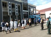 Cegah Penyebaran Covid-19, Desa Lembang Lakukan Penyemprotan Disinfektan