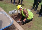 Peletakan Batu Pertama Pembangunan Taman Segitiga Sriwijaya OlehWalikota Cimahi Ngatiyana