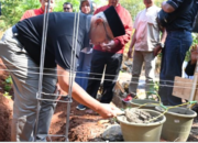 Bupati Acep, Meletakan Batu Pertama Pembangunan Padepokan Pencak Silat Rundayan Merak Emas