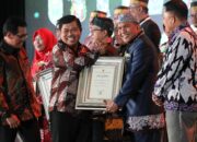 LUAR BIASA MANTAP, PEMKAB BANDUNG BARAT 3 KALI RAIH PENGHARGAAN SWASTI SABA WISTARA