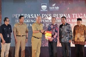 Sebanyak 571 PNS Purna Tugas, Pj Wali Kota Bandung: Selamat Berbakti di Fase Berikutnya