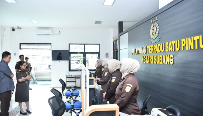 Lakukan Kunjungan Kerja ke Kejari Subang dan Purwakarta, Kajati Jabar Sampaikan  Arahan Penting ini