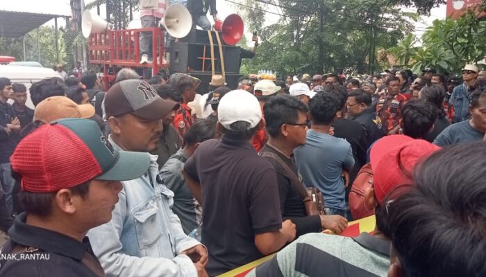 Rekapitulasi Suara Pilkada Kabupaten Subang Diwarnai Aksi Ujuk Rasa