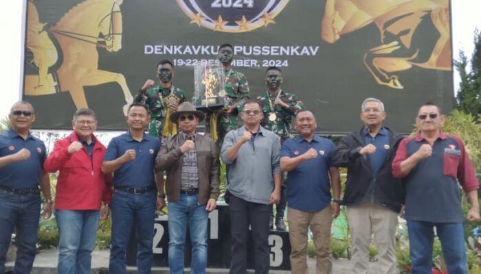 Jenderal TNI Agus Subiyanto Membuka dan Menyerahkan Piala Lomba Berkuda  Panglima TNI Cup 2024 Kepada Juara 1,2 dan 3