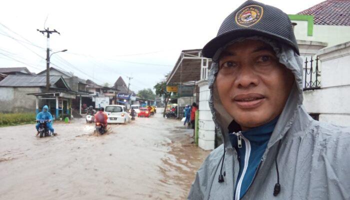 Camat Tanjung Siang Pantau Langsung Lokasi Luapan Air Sungai Cikembang dan Citeureup