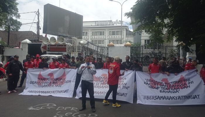 Dukung UU TNI, Aliansi Masyarakat Bandung Raya Gelar Aksi Damai di DPRD dan Pemprov Jabar