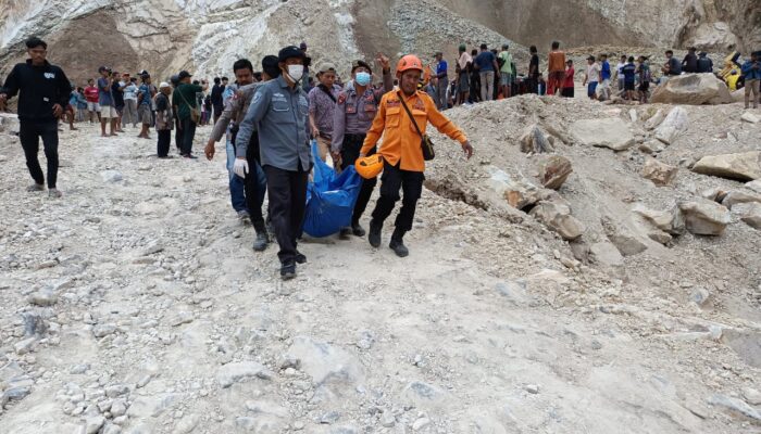 Evakuasi Korban Longsor Gunung Kuda Terus Dikebut, Pemprov Tegaskan Tutup Tambang Selamanya