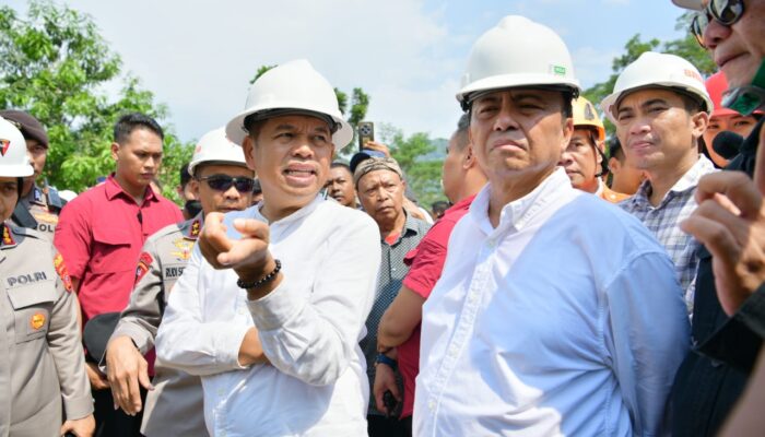 Gubernur beri Santunan Keluarga Korban Tambang Gunungkuda Cirebon