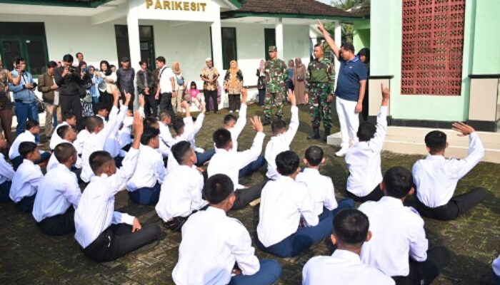 Bupati Pastikan Siswa di Barak Kodim 0610/Sumedang Karakternya Baik