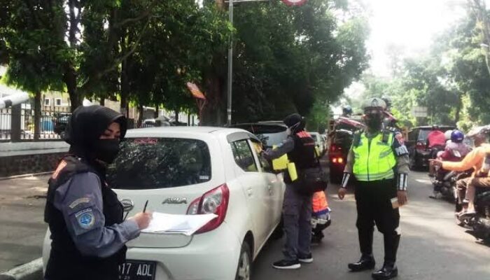 Hambat Pendapatan Daerah, Parkir Liar di Kota Bandung Ditertibkan Dishub