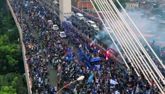 Euforia Konvoi Persib, Menyisakan Kerusakan Fasilitas Umum di Kota Bandung