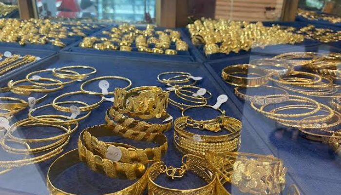 Harga Emas Antam Turun 20 Ribu