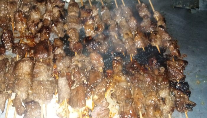 Nyate Kambing Kurban, Tetap Sehat! Begini Caranya