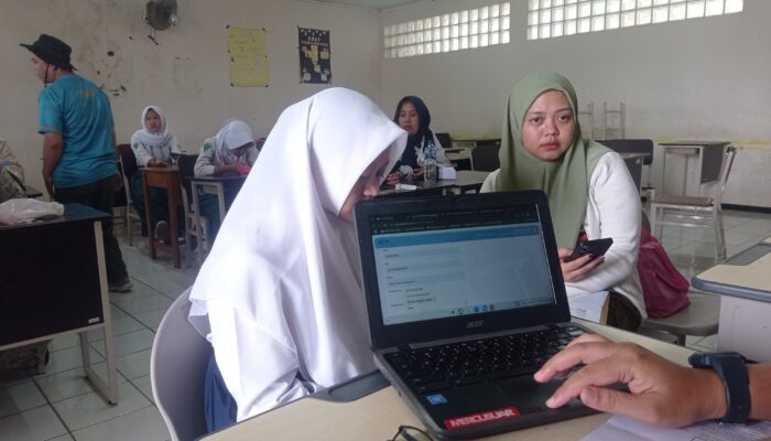 Plt Kepala Smansa Cikalongwetan Memastikan SPMB 2025 Transparan dan   Berkeadilan