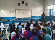 Babinsa Koramil 0513/Jalan Cagak Tanamkan Semangat Wawasan Kebangsaan dan Bela Negara dalam MPLS SMK BINA TARUNA