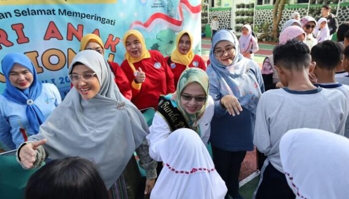 Ike Hikmawati Hadiri Peringatan HAN 2025 di SD Mandiri 1, Tegaskan Komitmen DPRD Cimahi untuk Kota Layak Anak