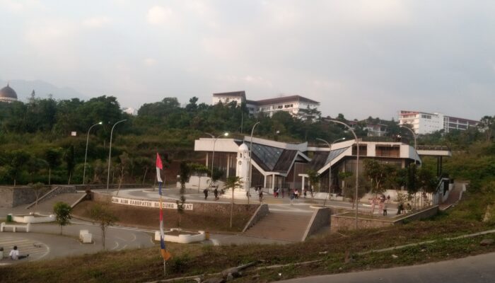 Warga Minta Satpol PP dan Polisi Rutin Patroli Malam di Alun-Alun KBB, Demi Keamanan dan Kenyamanan Publik