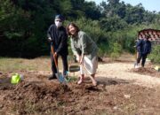 Chanaya Resort Laksanakan Program Adopsi Pohon dan Carbon Trading “Menanam Pohon Merawat Masa Depan”
