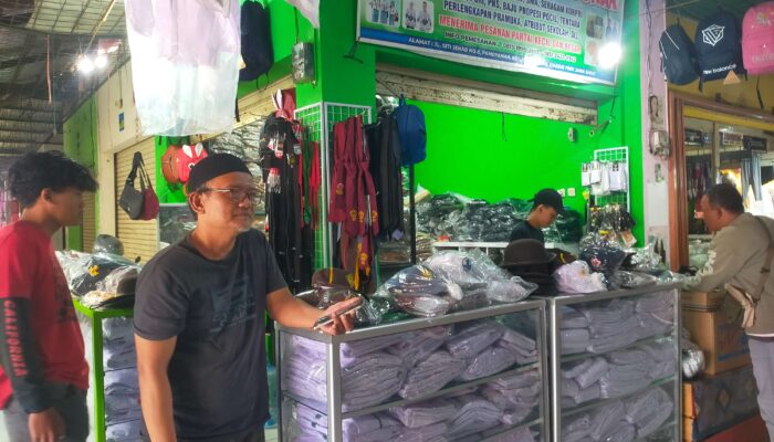 Tahun Ajaran Baru, Penjualan Seragam Sekolah di Pasar Lesu