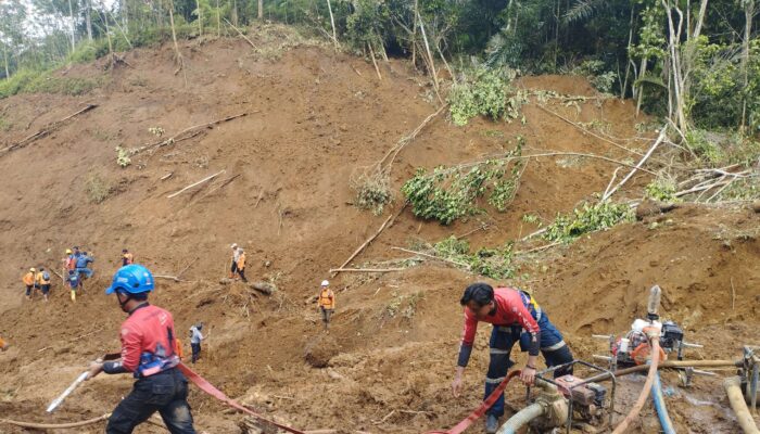 Dua Korban Longsor di Salawu Belum Ditemukan