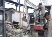 PKL dan Bangunan Liar Ditertibkan Satpol PP