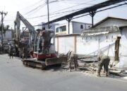 Bangunan Liar di Cibaduyut Dibongkar Satpol PP