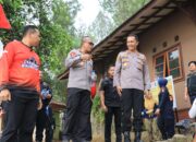 Peringati HUT RI, Kapolda Lakukan Perjalanan ke Gunung Ceremai