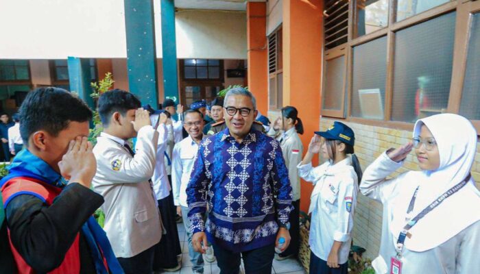 Kolaborasi Pemkot Serahkan 52 Ribu KIA, Farhan: Wujud Pengakuan Identitas Anak Sejak Dini