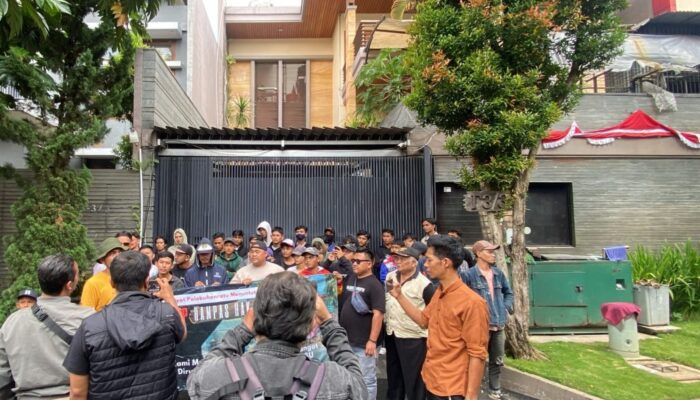 Ratusan Warga Pelabuhan Ratu Kepung Rumah Eks Ketua DPRD Jabar, Tuntut SPBU Citarik Diaktifkan Lagi
