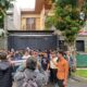 Ratusan Warga Pelabuhan Ratu Kepung Rumah Eks Ketua DPRD Jabar, Tuntut SPBU Citarik Diaktifkan Lagi