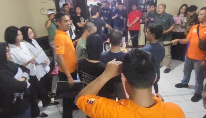 Polres Cimahi Gelar Rekonstruksi Kasus Penagihan Utang: Ini Penjelasan Kuasa Hukum Tersangka