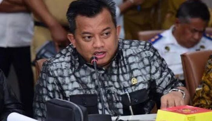Penyegelan di Puncak Berujung Pemecatan Massal, Legislator DPR RI Minta Menteri LHK Bertanggung Jawab