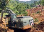 TNI Turunkan Alat Berat di Arjasari, Pencarian Tiga Korban Longsor Terus Diintensifkan