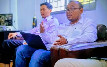 Kepala Kantor Pertanahan Kota Cimahi Andhi Pratama Putra memaparkan capaian transformasi digital layanan pertanahan tahun 2025