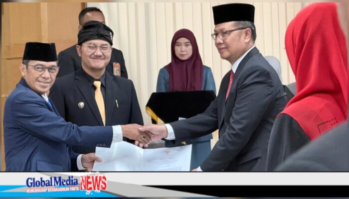 Pemkot Cimahi Lantik 57 Pejabat dan Kepala Sekolah, Wali Kota Ngatiyana Tekankan Profesionalisme dan Inovasi Birokrasi