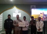 Safari Ramadan di Masjid Jami Al-Hikmah, Wakil Wali kota Serahkan Bantuan untuk Warga