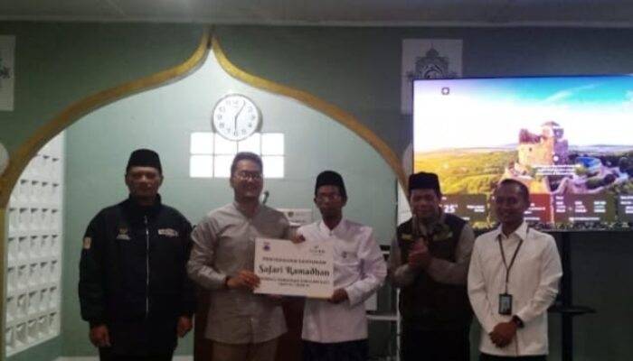 Safari Ramadan di Masjid Jami Al-Hikmah, Wakil Wali kota Serahkan Bantuan untuk Warga