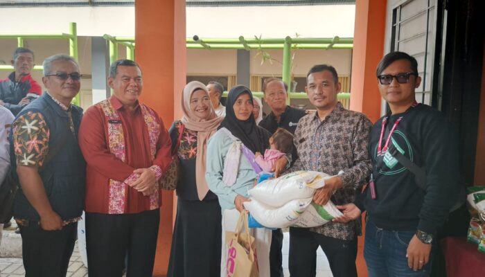 Bantuan CPP Digelontorkan, Ribuan Warga Cimahi Dapat Beras dan Minyak Sekaligus