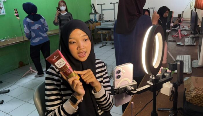 UKK SMK Bhinneka Karawang Gandeng KOMISI, Cetak Talenta Digital Marketing Siap Bersaing Global