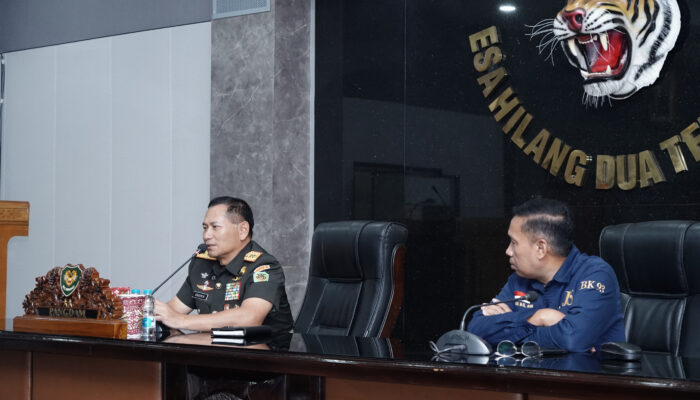 Di Tengah Banjir Informasi, Pangdam III/Siliwangi Tekankan Peran Kunci Media Jaga Stabilitas Nasional