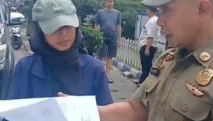 Satpol PP Cimahi Tertibkan PKL di Gandawijaya dan Leuwigajah, Trotoar Dikembalikan untuk Pejalan Kaki