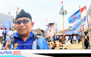 Semarak HUT ke-25 Demokrat, DPC Demokrat KBB Hadir dan Bergembira Bersama Warga